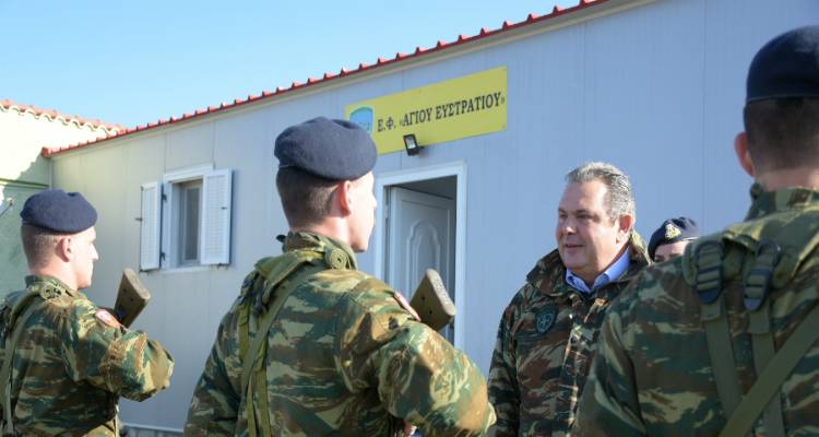 Ο Πάνος Καμμένος στους φρουρούς του Αγίου Ευστρατίου (photos)