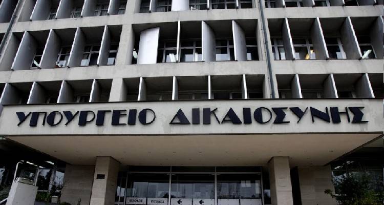 Σκέψεις να μετατραπεί σε κακούργημα το «εκδικητικό πορνό»