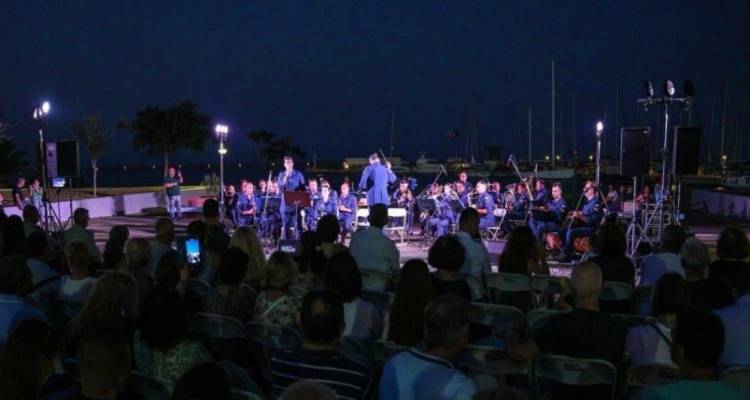 &ldquo;&Nu;ό&tau;&epsilon;&sigmaf; &tau;&omicron;&upsilon; &Alpha;&iota;&gamma;&alpha;ί&omicron;&upsilon;&rdquo;: &Tau;&omicron; &mu;&epsilon;&gamma;ά&lambda;&omicron; &phi;&iota;&nu;ά&lambda;&epsilon; &sigma;&tau;&eta; &Lambda;ή&mu;&nu;&omicron;