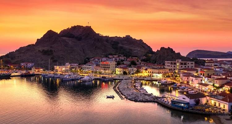 &Kappa;&alpha;&iota; &eta; &Rho;έ&alpha; &Beta;&iota;&tau;ά&lambda;&eta; &sigma;&tau;&eta; &Lambda;ή&mu;&nu;&omicron; &kappa;&iota; έ&gamma;&rho;&alpha;&psi;&epsilon; &gamma;&iota; &alpha;&upsilon;&tau;ή&nu; ό&pi;&omega;&sigmaf; &tau;&eta; &beta;ί&omega;&sigma;&epsilon;: &Lambda;ή&mu;&nu;&omicron;&sigmaf; &laquo;&Gamma;&eta; &epsilon;&lambda;&epsilon;ύ&theta;&epsilon;&rho;&eta; &beta;&alpha;&rho;ώ&nu;&raquo;