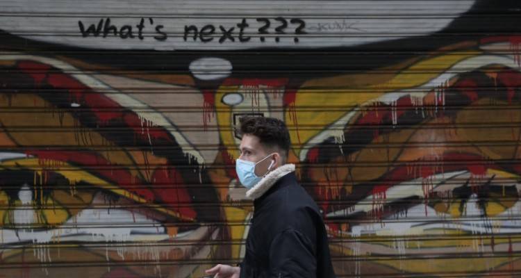 Η Αττική αγχώνει κυβέρνηση και ειδικούς | Στο τραπέζι τρεις παρεμβάσεις για να ανακοπεί η διασπορά