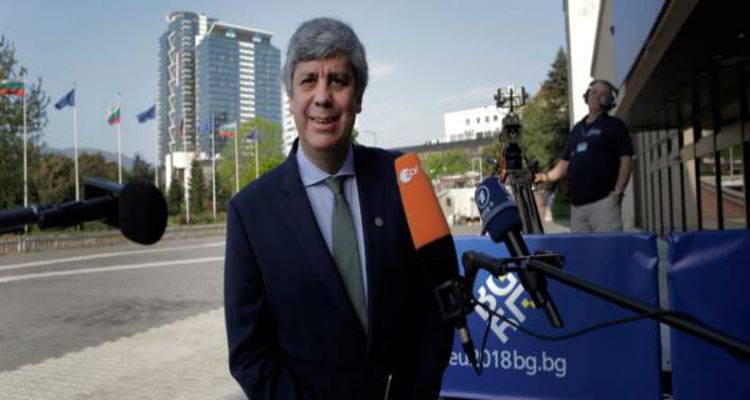 &Tau;&omicron; Eurogroup &alpha;&pi;&omicron;&phi;ά&sigma;&iota;&sigma;&epsilon;: &Epsilon;&nu;&iota;&sigma;&chi;&upsilon;&mu;έ&nu;&eta; &epsilon;&pi;&omicron;&pi;&tau;&epsilon;ί&alpha; &mu;&epsilon;&tau;ά &tau;&omicron; &mu;&nu;&eta;&mu;ό&nu;&iota;&omicron;