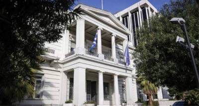 &Chi;&omega;&rho;&iota;&kappa;ά ύ&delta;&alpha;&tau;&alpha;: &Tau;&omicron; &tau;&epsilon;&lambda;&epsilon;&upsilon;&tau;&alpha;ί&omicron; &beta;ή&mu;&alpha; &pi;&rho;&iota;&nu; &tau;&eta;&nu; &epsilon;&pi;έ&kappa;&tau;&alpha;&sigma;&eta; &sigma;&tau;&alpha; 12&nu;&mu; &sigma;&tau;&omicron; &Iota;ό&nu;&iota;&omicron;