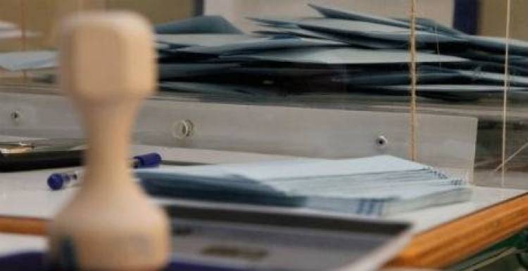 &Pi;&omicron;&iota;ό&sigmaf; &pi;ή&rho;&epsilon; &tau;&iota;; | &Alpha;&nu;&alpha;&lambda;&upsilon;&tau;&iota;&kappa;ά &omicron;&iota; &sigma;&tau;&alpha;&upsilon;&rho;&omicron;ί &pi;&rho;&omicron;&tau;ί&mu;&eta;&sigma;&eta;&sigmaf; &tau;&omega;&nu; &upsilon;&pi;&omicron;&psi;&eta;&phi;ί&omega;&nu; &Delta;&eta;&mu;&omicron;&tau;&iota;&kappa;ώ&nu; &Sigma;&upsilon;&mu;&beta;&omicron;ύ&lambda;&omega;&nu;