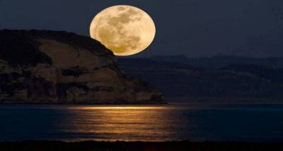 &Eta; &Lambda;ή&mu;&nu;&omicron;&sigmaf; &gamma;&iota;&omicron;&rho;&tau;ά&zeta;&epsilon;&iota; &alpha;&pi;ό&psi;&epsilon; &tau;&eta;&nu; &mu;&alpha;&gamma;&epsilon;&upsilon;&tau;&iota;&kappa;ή &Alpha;&upsilon;&gamma;&omicron;&upsilon;&sigma;&tau;&iota;ά&tau;&iota;&kappa;&eta; &Pi;&alpha;&nu;&sigma;έ&lambda;&eta;&nu;&omicron; &mu;&epsilon; &delta;ύ&omicron; &epsilon;&kappa;&delta;&eta;&lambda;ώ&sigma;&epsilon;&iota;&sigmaf;