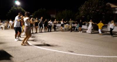&Alpha;&nu;&delta;&rho;ώ&nu;&iota;: &Alpha;&nu;&alpha;&beta;ά&lambda;&lambda;&epsilon;&tau;&alpha;&iota; &tau;&omicron; &pi;&alpha;&nu;&eta;&gamma;ύ&rho;&iota; &tau;&omicron;&upsilon; &Alpha;&gamma;ί&omicron;&upsilon; &Pi;&alpha;&nu;&tau;&epsilon;&lambda;&epsilon;ή&mu;&omicron;&nu;&alpha;