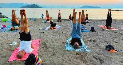 Yoga &gamma;&iota;&alpha; &kappa;&alpha;&lambda;ό &sigma;&kappa;&omicron;&pi;ό | &Phi;&iota;&lambda;&alpha;&nu;&theta;&rho;&omega;&pi;&iota;&kappa;ή &delta;&rho;ά&sigma;&eta; &sigma;&tau;&omicron; SABBIA &gamma;&iota;&alpha; &tau;&eta; &sigma;&tau;ή&rho;&iota;&xi;&eta; &nu;&epsilon;&omicron;&delta;&iota;ό&rho;&iota;&sigma;&tau;&eta;&sigmaf; &epsilon;&kappa;&pi;&alpha;&iota;&delta;&epsilon;&upsilon;&tau;&iota;&kappa;&omicron;ύ