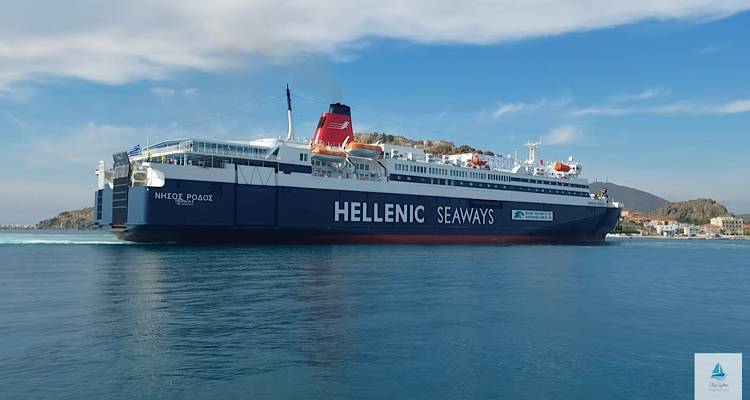 &Mu;ί&alpha; &xi;&epsilon;&chi;&omega;&rho;&iota;&sigma;&tau;ή ά&phi;&iota;&xi;&eta; &sigma;&tau;&omicron; &lambda;&iota;&mu;ά&nu;&iota; &tau;&eta;&sigmaf; &Mu;ύ&rho;&iota;&nu;&alpha;&sigmaf; (video)