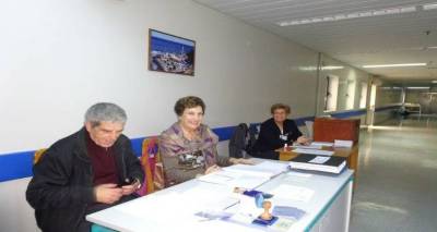 &Kappa;&alpha;&iota; &xi;&alpha;&nu;ά &laquo;&pi;&rho;&omicron;&sigmaf; &tau;&eta; &delta;ό&xi;&alpha; &tau;&rho;&alpha;&beta;ά&raquo; | &Alpha;&nu;&alpha;&sigma;&upsilon;&gamma;&kappa;&rho;&omicron;&tau;ή&theta;&eta;&kappa;&epsilon; &omicron; &Sigma;ύ&lambda;&lambda;&omicron;&gamma;&omicron;&sigmaf; &Epsilon;&theta;&epsilon;&lambda;&omicron;&nu;&tau;ώ&nu; &Alpha;&iota;&mu;&omicron;&delta;&omicron;&tau;ώ&nu; &Lambda;ή&mu;&nu;&omicron;&upsilon;