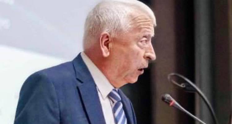 Ο Περιφερειάρχης Β. Αιγαίου Κώστας Μουτζούρης σε σύσκεψη στο Μαξίμου