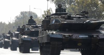 &Alpha;&nu;&tau;. &Pi;&alpha;&lambda;&alpha;&iota;&omicron;&lambda;ό&gamma;&omicron;&upsilon;: O &Lambda;&eta;&mu;&nu;&iota;ό&sigmaf; &Upsilon;&pi;ί&lambda;&alpha;&rho;&chi;&omicron;&sigmaf; &alpha;&rho;&chi;&eta;&gamma;ό&sigmaf; ά&rho;&mu;&alpha;&tau;&omicron;&sigmaf; &sigma;&tau;&eta; &mu;&epsilon;&gamma;ά&lambda;&eta; &sigma;&tau;&rho;&alpha;&tau;&iota;&omega;&tau;&iota;&kappa;ή &pi;&alpha;&rho;έ&lambda;&alpha;&sigma;&eta; &tau;&eta;&sigmaf; &Theta;&epsilon;&sigma;&sigma;&alpha;&lambda;&omicron;&nu;ί&kappa;&eta;&sigmaf; (photo)