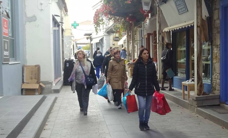 Black Friday στη Λήμνο | Τι λένε επιχειρηματίες και καταναλωτές