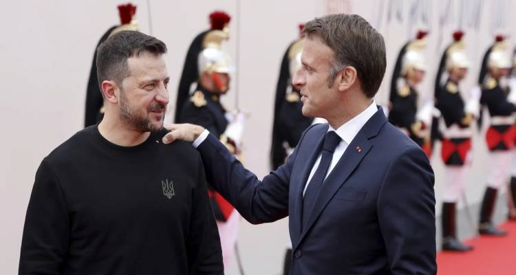 BBC: &Upsilon;&pi;ό &pi;ί&epsilon;&sigma;&eta; &eta; &Epsilon;&upsilon;&rho;ώ&pi;&eta;, &epsilon;&lambda;&pi;ί&zeta;&epsilon;&iota; &sigma;&epsilon; έ&nu;&alpha; &epsilon;&nu;&iota;&alpha;ί&omicron; &mu;έ&tau;&omega;&pi;&omicron; &gamma;&iota;&alpha; &tau;&omicron; &mu;έ&lambda;&lambda;&omicron;&nu; &tau;&eta;&sigmaf; &Omicron;&upsilon;&kappa;&rho;&alpha;&nu;ί&alpha;&sigmaf; -&Tau;&omicron; &rho;&alpha;&nu;&tau;&epsilon;&beta;&omicron;ύ &sigma;&tau;&omicron; &Pi;&alpha;&rho;ί&sigma;&iota;