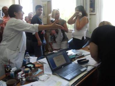 &Upsilon;&pi;έ&gamma;&rho;&alpha;&psi;&epsilon; &tau;&epsilon;&lambda;&iota;&kappa;ά &eta; &Lambda;&upsilon;&mu;&pi;έ&rho;&eta; &tau;&eta;&nu; 6&mu;&eta;&nu;&eta; &pi;&alpha;&rho;ά&tau;&alpha;&sigma;&eta; &tau;&omicron;&upsilon; &epsilon;&iota;&delta;&iota;&kappa;&epsilon;&upsilon;ό&mu;&epsilon;&nu;&omicron;&upsilon; &pi;&alpha;&theta;&omicron;&lambda;ό&gamma;&omicron;&upsilon; (photos)