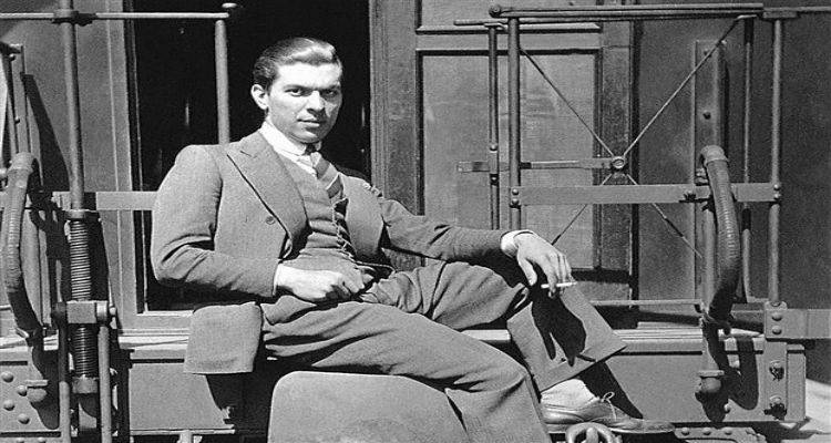 &Alpha;&nu;&delta;&rho;έ&alpha;&sigmaf; &Epsilon;&mu;&pi;&epsilon;&iota;&rho;ί&kappa;&omicron;&sigmaf; &ndash; &Alpha;&phi;&rho;ό&sigmaf;