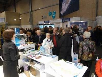 &Sigma;&tau;&eta;&nu; &delta;&iota;&epsilon;&theta;&nu;ή &tau;&omicron;&upsilon;&rho;&iota;&sigma;&tau;&iota;&kappa;ή έ&kappa;&theta;&epsilon;&sigma;&eta; &tau;&eta;&sigmaf; &Beta;&omicron;&upsilon;&lambda;&gamma;&alpha;&rho;ί&alpha;&sigmaf; &eta; &Lambda;ή&mu;&nu;&omicron;&sigmaf;