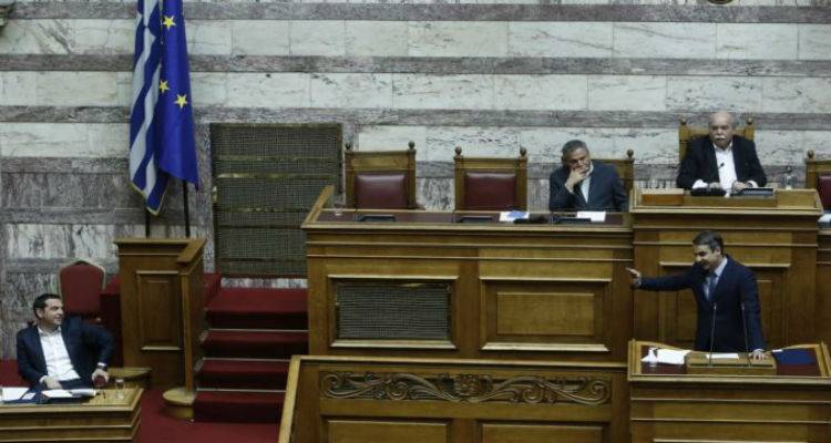 Προς τις εκλογές... με κινδυνολογία και σκάνδαλα