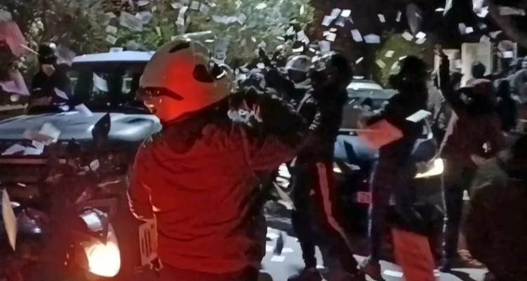 &Eta; &epsilon;&pi;ί&theta;&epsilon;&sigma;&eta; &Rho;&omicron;&upsilon;&beta;ί&kappa;&omega;&nu;&alpha; &sigma;&tau;&omicron; &sigma;&pi;ί&tau;&iota; &Tau;&alpha;&sigma;&omicron;ύ&lambda;&alpha; -&laquo;&Eta; &alpha;&nu;&tau;&iota;&pi;&omicron;&lambda;ί&tau;&epsilon;&upsilon;&sigma;&eta; &nu;&alpha; &alpha;&nu;&alpha;&lambda;&omicron;&gamma;&iota;&sigma;&tau;&epsilon;ί &tau;&eta;&nu; &tau;&alpha;&kappa;&tau;&iota;&kappa;ή &tau;&omicron;&xi;&iota;&kappa;ό&tau;&eta;&tau;&alpha;&sigmaf; &kappa;&alpha;&iota; &sigma;&upsilon;&kappa;&omicron;&phi;&alpha;&nu;&tau;&iota;ώ&nu;&raquo;, &lambda;έ&epsilon;&iota; &eta; &kappa;&upsilon;&beta;έ&rho;&nu;&eta;&sigma;&eta;