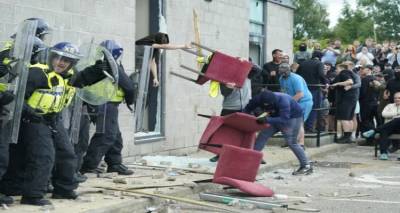 &Beta;&rho;&epsilon;&tau;&alpha;&nu;ί&alpha; :  Έ&kappa;&tau;&alpha;&kappa;&tau;&eta; &sigma;&upsilon;&nu;&epsilon;&delta;&rho;ί&alpha;&sigma;&eta; &tau;&eta;&sigmaf; &epsilon;&pi;&iota;&tau;&rho;&omicron;&pi;ή&sigmaf; Cobra &mu;&epsilon;&tau;ά &alpha;&pi;ό &tau;&alpha; &epsilon;&pi;&epsilon;&iota;&sigma;ό&delta;&iota;&alpha; &kappa;&alpha;&tau;ά &mu;&epsilon;&tau;&alpha;&nu;&alpha;&sigma;&tau;ώ&nu;
