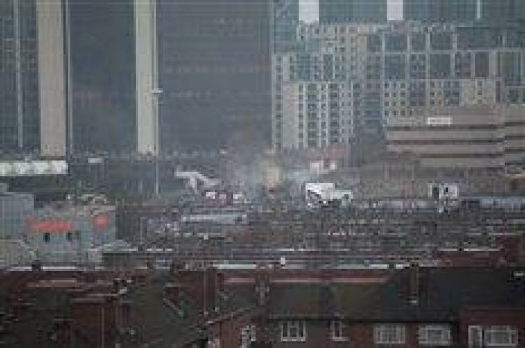 &Delta;&upsilon;&omicron; &nu;&epsilon;&kappa;&rho;&omicron;ί &alpha;&pi;ό &sigma;ύ&gamma;&kappa;&rho;&omicron;&upsilon;&sigma;&eta; &epsilon;&lambda;&iota;&kappa;&omicron;&pi;&tau;έ&rho;&omicron;&upsilon; &sigma;&epsilon; &gamma;&epsilon;&rho;&alpha;&nu;ό &sigma;&tau;&omicron; &Lambda;&omicron;&nu;&delta;ί&nu;&omicron;