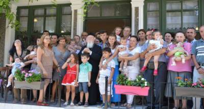 Ί&mu;&beta;&rho;&omicron;&sigmaf;: &Rho;ί&gamma;&eta; &sigma;&upsilon;&gamma;&kappa;ί&nu;&eta;&sigma;&eta;&sigmaf; - Ά&nu;&omicron;&iota;&xi;&epsilon; &tau;&omicron; &epsilon;&lambda;&lambda;&eta;&nu;&iota;&kappa;ό &sigma;&chi;&omicron;&lambda;&epsilon;ί&omicron; &mu;&epsilon;&tau;ά &alpha;&pi;ό 50 &chi;&rho;ό&nu;&iota;&alpha; (photos)