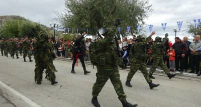 &Lambda;ή&mu;&nu;&omicron;&sigmaf;: &Epsilon;&lambda;&epsilon;ύ&theta;&epsilon;&rho;&omicron;&sigmaf; &sigma;&kappa;&omicron;&pi;&epsilon;&upsilon;&tau;ή&sigmaf; &sigma;&tau;&eta; &sigma;&eta;&mu;&epsilon;&rho;&iota;&nu;ή &pi;&alpha;&rho;έ&lambda;&alpha;&sigma;&eta; (photo)