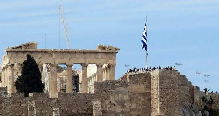 Bloomberg: 8 &epsilon;&rho;&omega;&tau;ή&mu;&alpha;&tau;&alpha; &gamma;&iota;&alpha; &tau;&eta;&nu; &Epsilon;&lambda;&lambda;ά&delta;&alpha; | &Phi;ό&beta;&omicron;&sigmaf; &gamma;&iota;&alpha; &pi;&rho;&omicron;&epsilon;&kappa;&lambda;&omicron;&gamma;&iota;&kappa;έ&sigmaf; &upsilon;&pi;&omicron;&sigma;&chi;έ&sigma;&epsilon;&iota;&sigmaf;