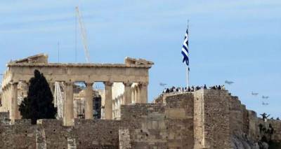 Bloomberg: 8 &epsilon;&rho;&omega;&tau;ή&mu;&alpha;&tau;&alpha; &gamma;&iota;&alpha; &tau;&eta;&nu; &Epsilon;&lambda;&lambda;ά&delta;&alpha; | &Phi;ό&beta;&omicron;&sigmaf; &gamma;&iota;&alpha; &pi;&rho;&omicron;&epsilon;&kappa;&lambda;&omicron;&gamma;&iota;&kappa;έ&sigmaf; &upsilon;&pi;&omicron;&sigma;&chi;έ&sigma;&epsilon;&iota;&sigmaf;