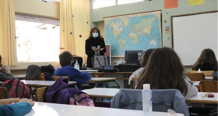 Κεραμέως: Όχι μαθήματα μέσα στο Πάσχα - Τι είπε για άνοιγμα σχολείων και εξετάσεις