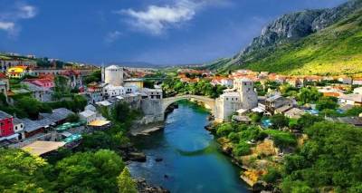 &Epsilon;&pi;&tau;ά &mu;&alpha;&theta;ή&tau;&rho;&iota;&epsilon;&sigmaf; &epsilon;&pi;έ&sigma;&tau;&rho;&epsilon;&psi;&alpha;&nu; έ&gamma;&kappa;&upsilon;&epsilon;&sigmaf; &alpha;&pi;ό &pi;&epsilon;&nu;&theta;ή&mu;&epsilon;&rho;&eta; &epsilon;&kappa;&delta;&rho;&omicron;&mu;ή