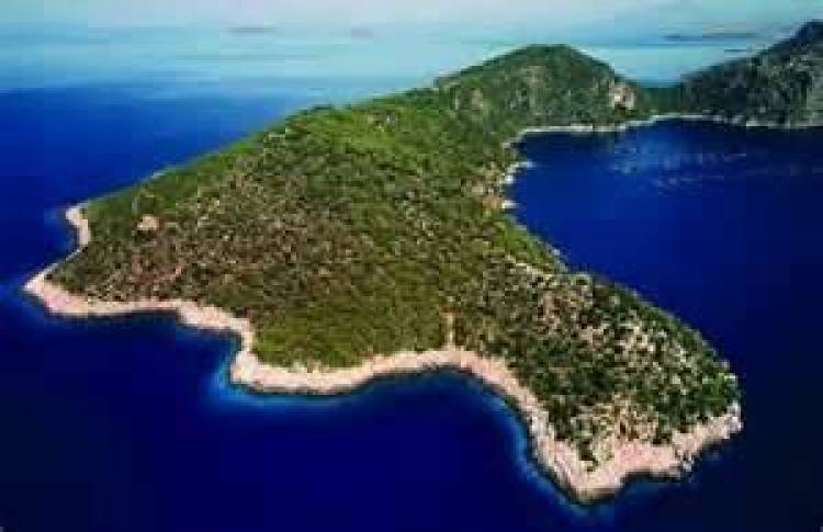 Ο εμίρης του Κατάρ αγόρασε ελληνικό νησί στο Ιόνιο