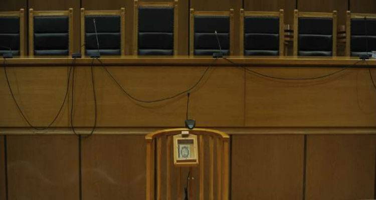 &Phi;&rho;ί&kappa;&eta; &sigma;&tau;&omicron;&nu; &Beta;ό&lambda;&omicron;: &Tau;&rho;&epsilon;&iota;&sigmaf; &mu;&alpha;&theta;&eta;&tau;έ&sigmaf; &kappa;&alpha;&tau;&eta;&gamma;&omicron;&rho;&omicron;ύ&nu;&tau;&alpha;&iota; &gamma;&iota;&alpha; &sigma;&epsilon;&xi;&omicron;&upsilon;&alpha;&lambda;&iota;&kappa;ή &kappa;&alpha;&kappa;&omicron;&pi;&omicron;ί&eta;&sigma;&eta; 10&chi;&rho;&omicron;&nu;&omicron;&upsilon; &sigma;&epsilon; &sigma;&chi;&omicron;&lambda;&epsilon;ί&omicron;
