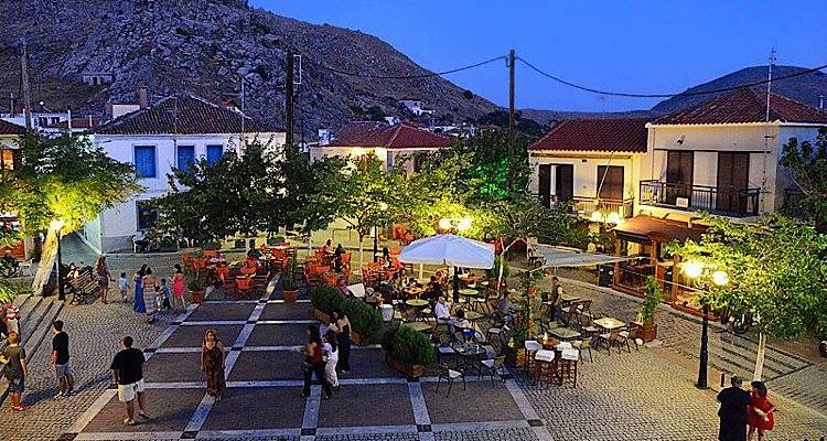 &Pi;&lambda;&alpha;&tau;ύ: &Pi;&alpha;&sigma;&chi;&alpha;&lambda;&iota;&nu;ό &pi;&alpha;&nu;&eta;&gamma;ύ&rho;&iota; &sigma;&tau;&eta;&nu; &pi;&lambda;&alpha;&tau;&epsilon;ί&alpha; &tau;&omicron;&upsilon; &chi;&omega;&rho;&iota;&omicron;ύ &tau;&eta; &Delta;&epsilon;&upsilon;&tau;έ&rho;&alpha; &tau;&omicron;&upsilon; &Pi;ά&sigma;&chi;&alpha;