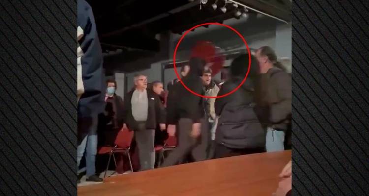 &Lambda;&alpha;ύ&rho;&iota;&omicron;: &laquo;Ά&nu;&alpha;&psi;&alpha;&nu; &tau;&alpha; &alpha;ί&mu;&alpha;&tau;&alpha;&raquo; &sigma;&tau;&omicron; &delta;&eta;&mu;&omicron;&tau;&iota;&kappa;ό &sigma;&upsilon;&mu;&beta;&omicron;ύ&lambda;&iota;&omicron; - &Pi;έ&tau;&alpha;&xi;&alpha;&nu; &kappa;&alpha;&rho;έ&kappa;&lambda;&alpha; &sigma;&tau;&omicron;&nu; &delta;ή&mu;&alpha;&rho;&chi;&omicron;