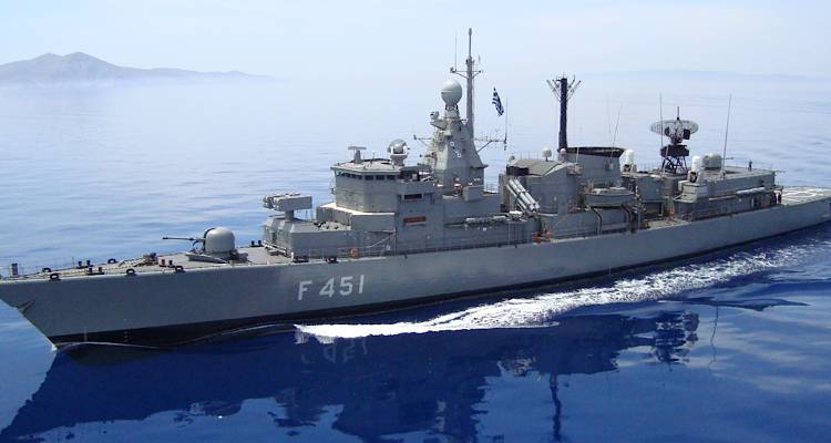 25η Μαρτίου: Η Φρεγάτα «Λήμνος» και δύο ακόμη πλοία του Στόλου επισκέψιμα στο λιμάνι του Πειραιά