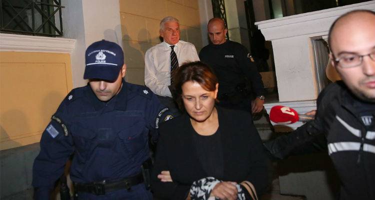 &Sigma;&tau;&eta; &phi;&upsilon;&lambda;&alpha;&kappa;ή &omicron; &Gamma;&iota;ά&nu;&nu;&omicron;&sigmaf; &Pi;&alpha;&pi;&alpha;&nu;&tau;&omega;&nu;ί&omicron;&upsilon; &kappa;&alpha;&iota; &eta; &sigma;ύ&zeta;&upsilon;&gamma;ό&sigmaf; &tau;&omicron;&upsilon;