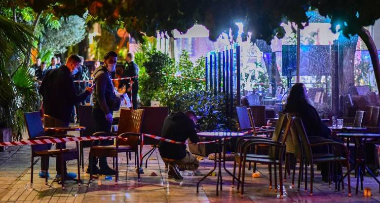 Δολοφονία 39χρονου στο κέντρο της Αθήνας: Τον πυροβόλησαν μέσα σε καφετέρια | Τι ερευνά η ΕΛ.ΑΣ.