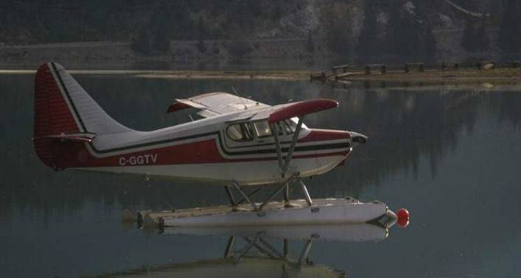 &Sigma;&upsilon;&nu;ά&nu;&tau;&eta;&sigma;&eta; &Sigma;&pi;ί&tau;&rho;&tau;&zeta;&eta;-&Kappa;&omicron;&upsilon;&rho;&omicron;&upsilon;&mu;&pi;&lambda;ή &mu;&epsilon; &epsilon;&pi;&epsilon;&nu;&delta;&upsilon;&tau;έ&sigmaf; &gamma;&iota;&alpha; &tau;&alpha; &upsilon;&delta;&alpha;&tau;&omicron;&delta;&rho;ό&mu;&iota;&alpha;