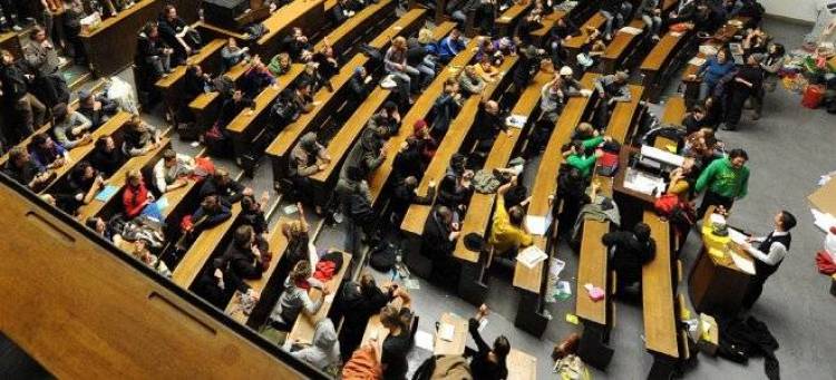 &Pi;&alpha;&nu;&epsilon;&pi;&iota;&sigma;&tau;ή&mu;&iota;&alpha; &sigma;&epsilon; &kappa;&rho;ί&sigma;&eta;: &Phi;&omicron;&iota;&tau;&eta;&tau;έ&sigmaf; &alpha;&pi;&epsilon;ί&lambda;&eta;&sigma;&alpha;&nu; &mu;&epsilon; &beta;&alpha;&sigma;&alpha;&nu;&iota;&sigma;&tau;ή&rho;&iota;&alpha; &kappa;&alpha;&theta;&eta;&gamma;&eta;&tau;ή &pi;&omicron;&upsilon; &delta;&epsilon;&nu; &alpha;&pi;&epsilon;&rho;&gamma;&epsilon;ί