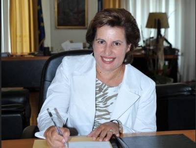 Έ&kappa;&tau;&alpha;&kappa;&tau;&omicron;: &Tau;&omicron; &Sigma;&upsilon;&mu;&beta;&omicron;ύ&lambda;&iota;&omicron; &tau;&eta;&sigmaf; &Epsilon;&pi;&iota;&kappa;&rho;&alpha;&tau;&epsilon;ί&alpha;&sigmaf; &delta;&iota;&kappa;&alpha;ί&omega;&sigma;&epsilon; &tau;&eta; &Chi;&rho;&iota;&sigma;&tau;&iota;ά&nu;&alpha; &Kappa;&alpha;&lambda;&omicron;&gamma;ή&rho;&omicron;&upsilon;