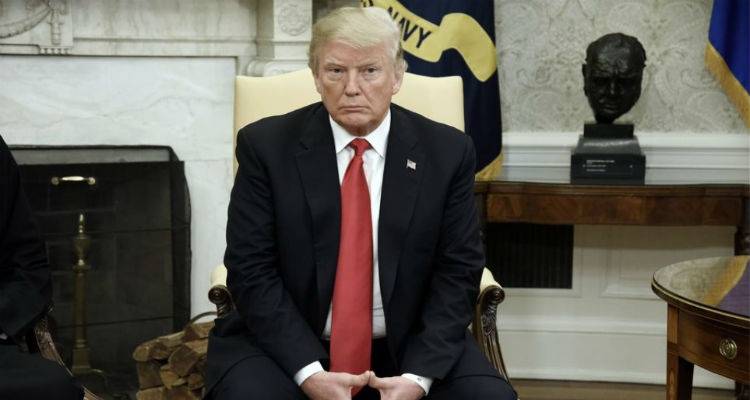 Politico: &Omicron; &Tau;&rho;&alpha;&mu;&pi; &chi;ά&nu;&epsilon;&iota; &tau;&omicron; &mu;&epsilon;&gamma;ά&lambda;&omicron; &tau;&eta;&lambda;&epsilon;&omicron;&pi;&tau;&iota;&kappa;ό &tau;&omicron;&upsilon; &laquo;&mu;&epsilon;&gamma;ά&phi;&omega;&nu;&omicron;&raquo;, &tau;&omicron; Fox News