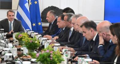 &Pi;ώ&sigmaf; &laquo;&delta;&iota;&alpha;&beta;ά&zeta;&epsilon;&iota;&raquo; &eta; &Epsilon;&lambda;&lambda;ά&delta;&alpha; &tau;&iota;&sigmaf; &gamma;&epsilon;&omega;&pi;&omicron;&lambda;&iota;&tau;&iota;&kappa;έ&sigmaf; &epsilon;&xi;&epsilon;&lambda;ί&xi;&epsilon;&iota;&sigmaf;:  &Tau;&omicron; &mu;ή&nu;&upsilon;&mu;&alpha; &epsilon;&upsilon;&rho;&omega;&pi;&alpha;ϊ&kappa;ή&sigmaf; &alpha;&phi;ύ&pi;&nu;&iota;&sigma;&eta;&sigmaf;, &eta; &alpha;&nu;&eta;&sigma;&upsilon;&chi;ί&alpha; &gamma;&iota;&alpha; &tau;&eta;&nu; &Omicron;&upsilon;&kappa;&rho;&alpha;&nu;ί&alpha; &kappa;&alpha;&iota; &omicron;&iota; &alpha;&pi;&omicron;&phi;ά&sigma;&epsilon;&iota;&sigmaf; &gamma;&iota;&alpha; &tau;&eta;&nu; ά&mu;&upsilon;&nu;&alpha;