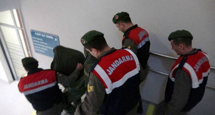 &Tau;&rho;&alpha;&beta;ά&nu;&epsilon; &tau;&omicron; &sigma;&kappa;&omicron;&iota;&nu;ί &omicron;&iota; &Tau;&omicron;ύ&rho;&kappa;&omicron;&iota; &mu;&epsilon; &tau;&omicron;&upsilon;&sigmaf; Έ&lambda;&lambda;&eta;&nu;&epsilon;&sigmaf; &sigma;&tau;&rho;&alpha;&tau;&iota;&omega;&tau;&iota;&kappa;&omicron;ύ&sigmaf; - &Alpha;&iota;&phi;&nu;&iota;&delta;&iota;ά&sigma;&theta;&eta;&kappa;&epsilon; &eta; &Alpha;&theta;ή&nu;&alpha;