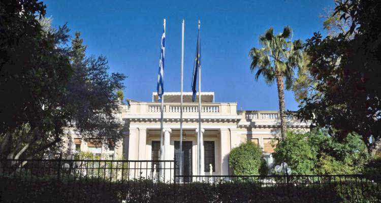 Στο παρά πέντε για σκληρό lockdown η Αττική | Εκτακτη σύσκεψη υπό τον Μητσοτάκη στο Μέγαρο Μαξίμου