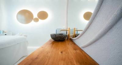 Azalea Spa &Lambda;ή&mu;&nu;&omicron;&upsilon;: &Kappa;ό&beta;&epsilon;&iota; &tau;&eta;&nu; &pi;&rho;&omega;&tau;&omicron;&chi;&rho;&omicron;&nu;&iota;ά&tau;&iota;&kappa;&eta; &pi;ί&tau;&alpha; &kappa;&alpha;&iota; &mu;&omicron;&iota;&rho;ά&zeta;&epsilon;&iota; &pi;&lambda;&omicron;ύ&sigma;&iota;&alpha; &delta;ώ&rho;&alpha;!!