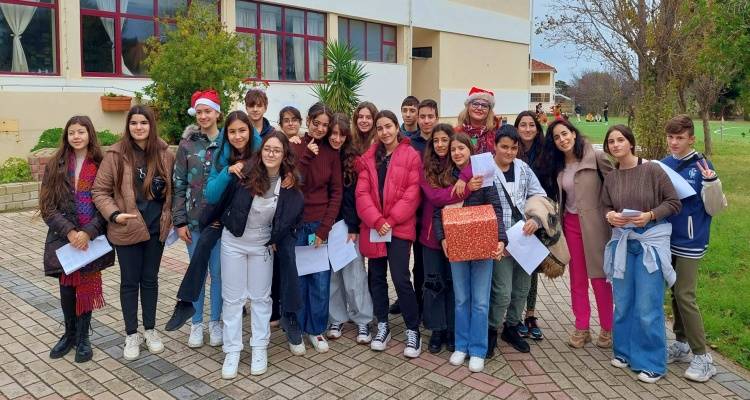 Το Γυμνάσιο Μούδρου γιορτάζει τα Χριστούγεννα