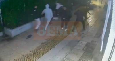 &Beta;ί&nu;&tau;&epsilon;&omicron; &nu;&tau;&omicron;&kappa;&omicron;&upsilon;&mu;έ&nu;&tau;&omicron; &alpha;&pi;ό &tau;&eta;&nu; ά&gamma;&rho;&iota;&alpha; &epsilon;&pi;ί&theta;&epsilon;&sigma;&eta; 15 &alpha;&nu;&eta;&lambda;ί&kappa;&omega;&nu; &sigma;&epsilon; &delta;ύ&omicron; 18&chi;&rho;&omicron;&nu;&omicron;&upsilon;&sigmaf; &sigma;&tau;&eta;&nu; &Kappa;&upsilon;&psi;έ&lambda;&eta;, &mu;&alpha;&chi;&alpha;ί&rho;&omega;&sigma;&alpha;&nu; &tau;&omicron;&nu; έ&nu;&alpha;&nu; &pi;&iota;&sigma;ώ&pi;&lambda;&alpha;&tau;&alpha;