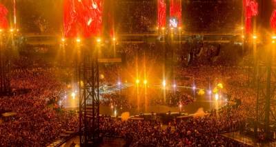 &laquo;&Sigma;&epsilon;&iota;&sigma;&mu;ό&sigmaf;&raquo; &sigma;&tau;&omicron; &Omicron;&Alpha;&Kappa;&Alpha; &mu;&epsilon; &tau;&omicron;&upsilon;&sigmaf; Metallica: &Tau;&omicron; &upsilon;&pi;&epsilon;&rho;&theta;έ&alpha;&mu;&alpha; &sigma;&tau;&eta; &sigma;&kappa;&eta;&nu;ή &tau;&omega;&nu; 360 &mu;&omicron;&iota;&rho;ώ&nu; | &Tau;&alpha; &epsilon;&lambda;&lambda;&eta;&nu;&iota;&kappa;ά &laquo;highlights&raquo; &pi;&omicron;&upsilon; &xi;&epsilon;&sigma;ή&kappa;&omega;&sigma;&alpha;&nu;