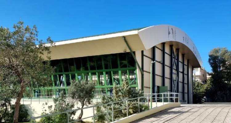 &Alpha;&pi;ό&pi;&epsilon;&iota;&rho;&alpha; &alpha;&rho;&pi;&alpha;&gamma;ή&sigmaf; &pi;&alpha;&iota;&delta;&iota;&omicron;ύ &sigma;&tau;&eta; &Gamma;&lambda;&upsilon;&phi;ά&delta;&alpha; - &Mu;&epsilon; &mu;&alpha;ύ&rho;&alpha; &rho;&omicron;ύ&chi;&alpha; &kappa;&alpha;&iota; &alpha;&nu;&omicron;&iota;&chi;&tau;ό&chi;&rho;&omega;&mu;&alpha; &mu;ά&tau;&iota;&alpha; &omicron; ά&nu;&delta;&rho;&alpha;&sigmaf; &pi;&omicron;&upsilon; &tau;&omicron; &phi;ώ&nu;&alpha;&xi;&epsilon;