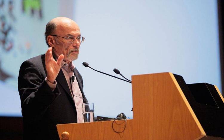 «Ο έρωτας δεν διαρκεί, μπορούμε να τον μετατρέψουμε σε αξιοπρεπή αγάπη»